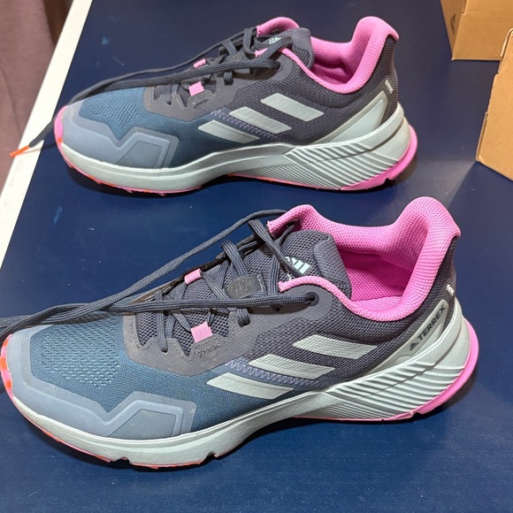 Adidas Women's Terrex Blue and Pink Athletic Shoes - Picture 3 of 8